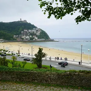 Ondarreta With Independent Entrance Accommodatie bij particulieren