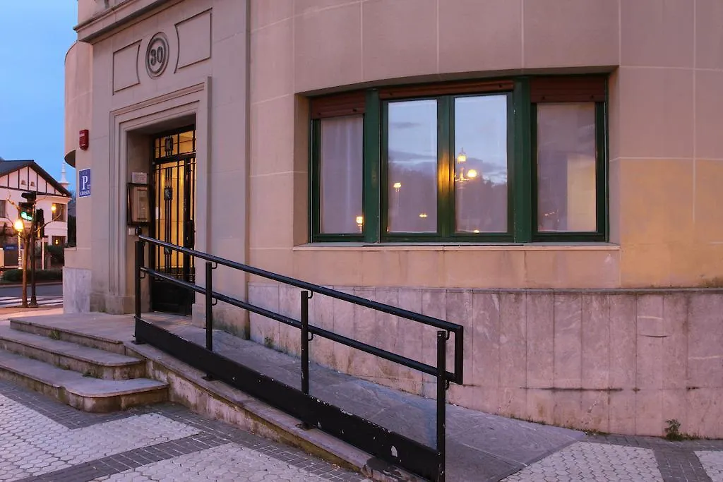 Apartamentos Grosen San Sebastián 0*,  España
